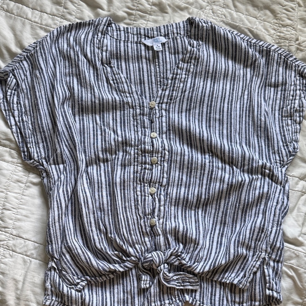 Time and Tru Black and White Striped Button-Down Shirt